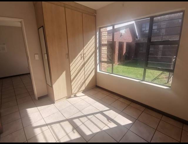 2 BEDROOM PROPERTY TO RENT IN DIE BULT